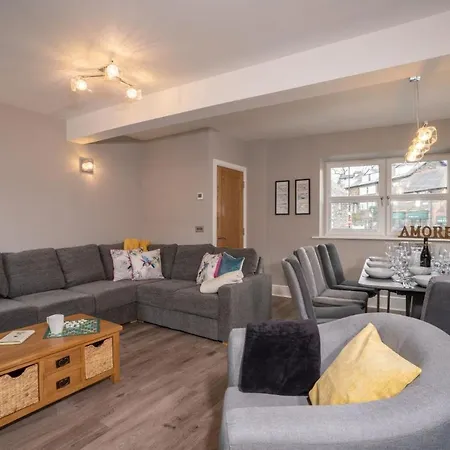 2 Bedroom 2 Bathroom By Letmestay Ferienhaus *