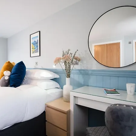 2 Bedroom 2 Bathroom By Letmestay